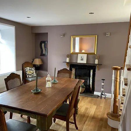 بيت للعطل Old House