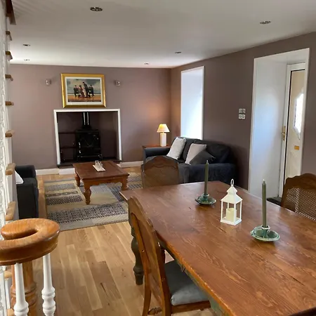 بيت للعطل Old House *